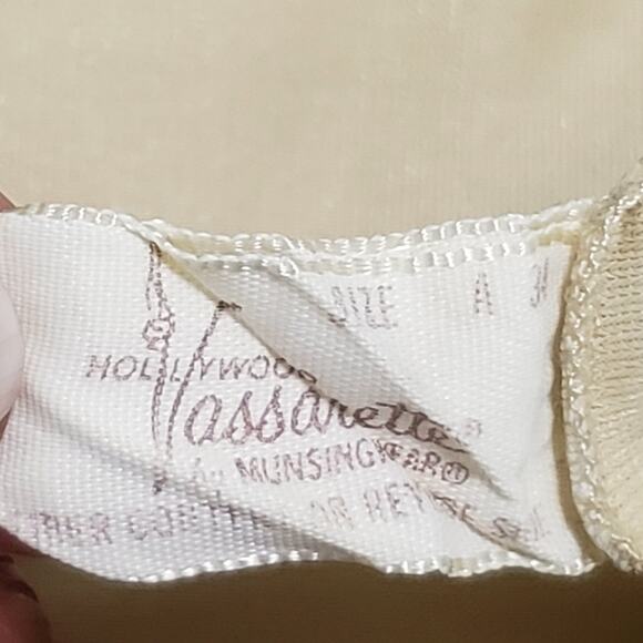 Vtg Vassarette Hollywood Mesh Embroidered Slip Sz 34A Neutral Nude Rockability - Picture 7 of 14